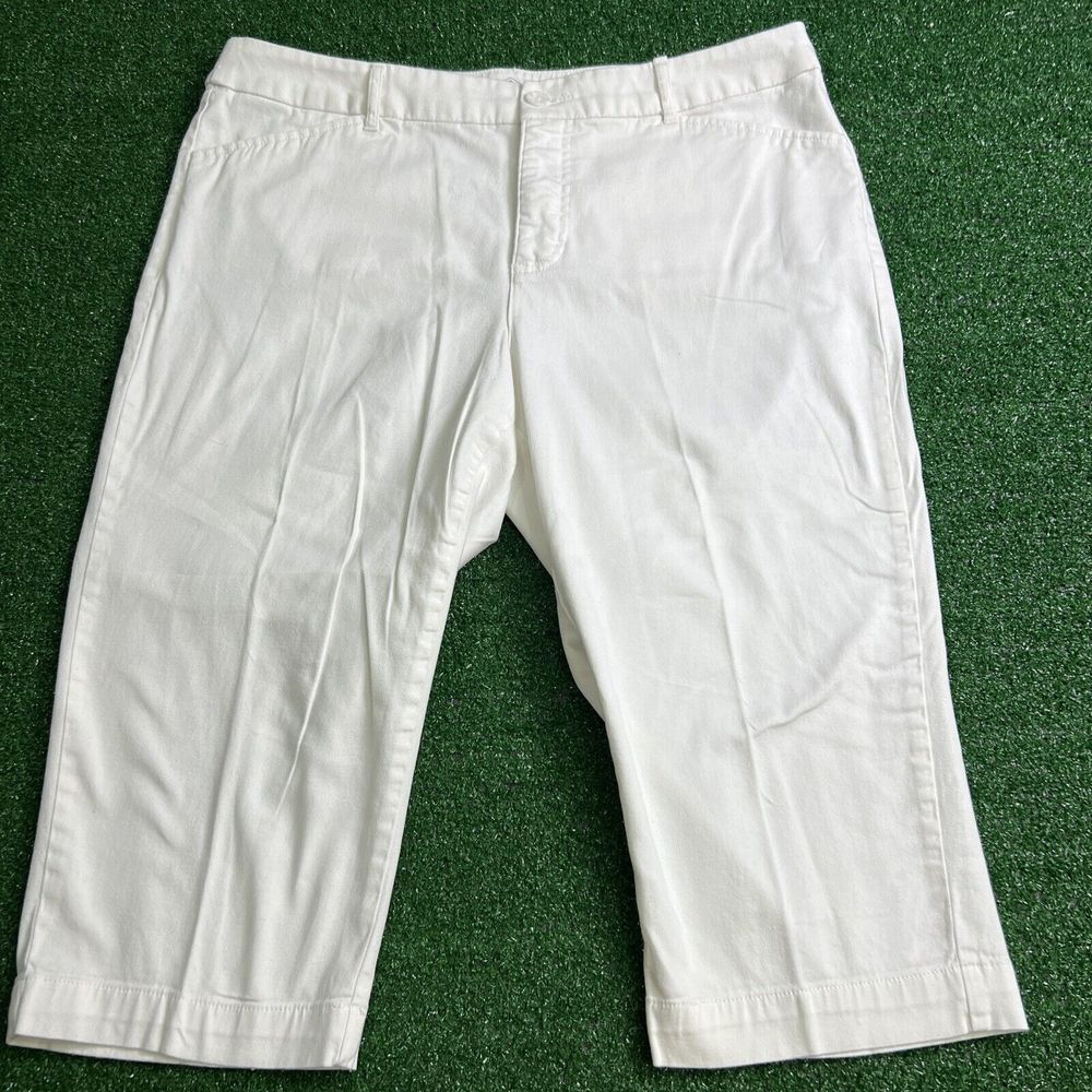 St. John's Bay Women's Size 16 Capri Cropped Pants White Straight Summer Beach